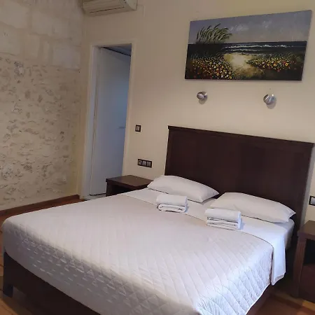Sea Front Old Town Guest house 2*